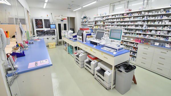 大賀薬局　北九州総合病院前店の調剤室