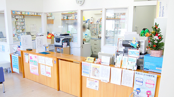 カワセ薬局　ひかりが丘店の受付/カウンター