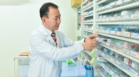 かりん薬局の作業風景