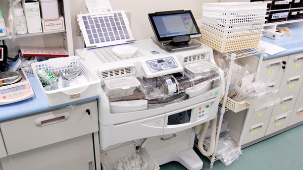 薬局タカサ　若宮団地店の調剤器具