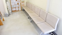 たかしん薬局　本店の待合スペース