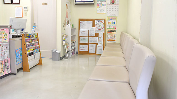 たかしん薬局　本店の内観