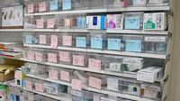 立川南薬局の薬棚