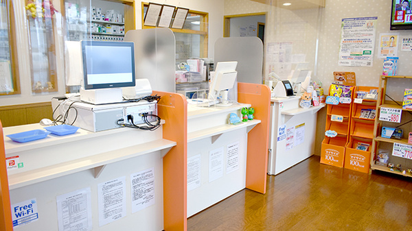 ウイン調剤薬局小山城南店の受付/カウンター