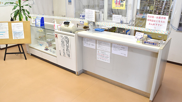 かえで薬局の受付/カウンター