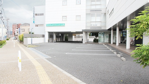 コスモファーマ薬局　三条桧町店の駐車場