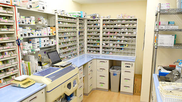 コスモファーマ薬局　白鷺店の調剤室