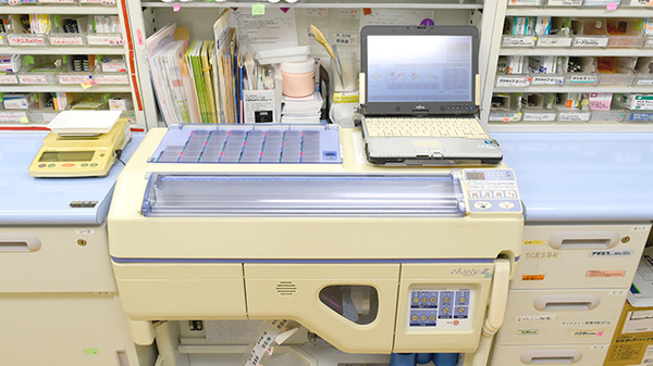 コスモファーマ薬局　白鷺店の調剤器具