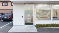 ベース薬局西部店の入口