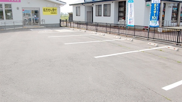 エール薬局　十文字店の駐車場