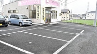 コスモファーマ薬局　井野店の駐車場