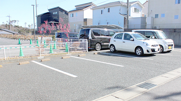 コスモファーマ薬局　川尻店の駐車場