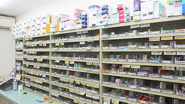 コスモ調剤薬局　いずみ西店の薬棚