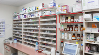 コスモ調剤薬局　片平店の薬棚