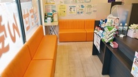 中川薬局　南生田店の待合スペース