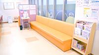 ティエス調剤薬局　草津駅前店の待合スペース