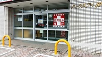 V・drug　富山花園薬局の入口