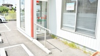 V・drug　関みなみ薬局の入口