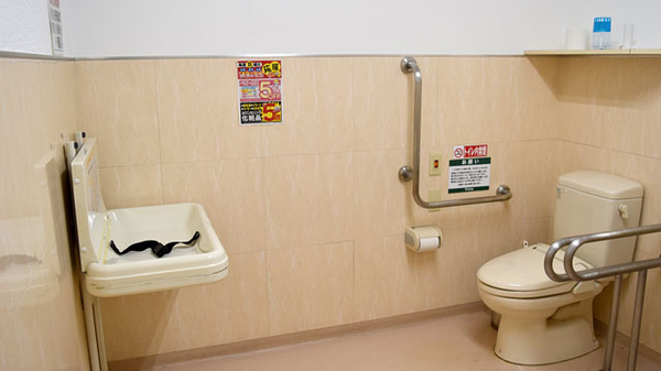 V・drug　東郷西薬局のお手洗い