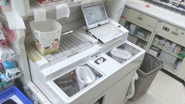 V・drug　富山太郎丸薬局の調剤器具