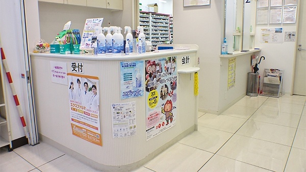 みらくる薬局　サツエキ店の受付/カウンター
