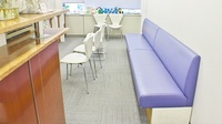 みらくる薬局　スカイビル店の待合スペース