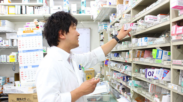 ウェルパーク調剤薬局　三鷹牟礼店の作業風景