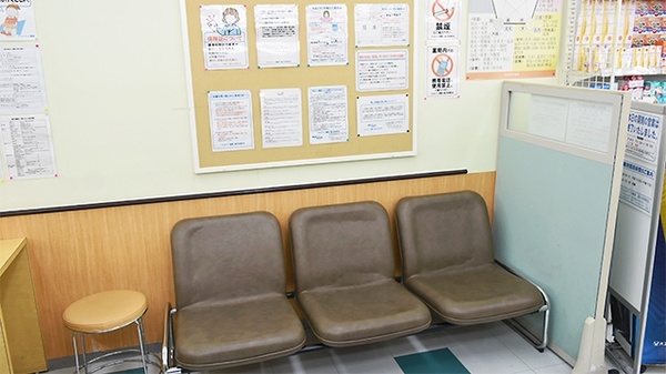 ウェルパーク薬局　国分寺西町店の待合スペース