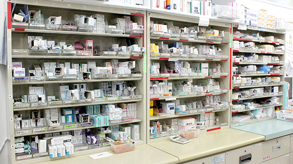 ウェルパーク薬局　むさし村山店の薬棚