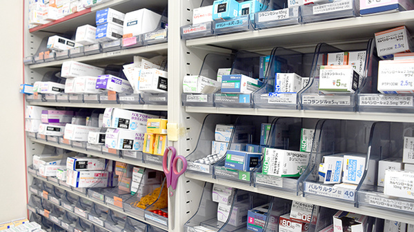 ウェルパーク薬局　北朝霞店の薬棚