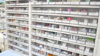 あけぼの薬局　ラスカ平塚３階店の薬棚
