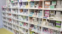 エルダー薬局の薬棚