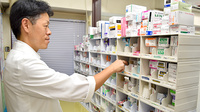 エルダー薬局の作業風景