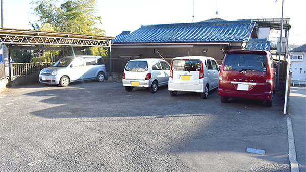 エルダー薬局の駐車場