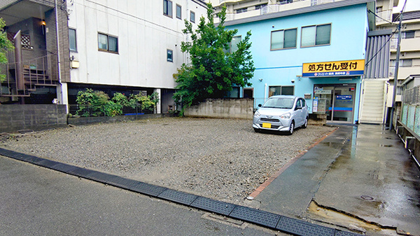 クリエイト薬局東府中店の駐車場
