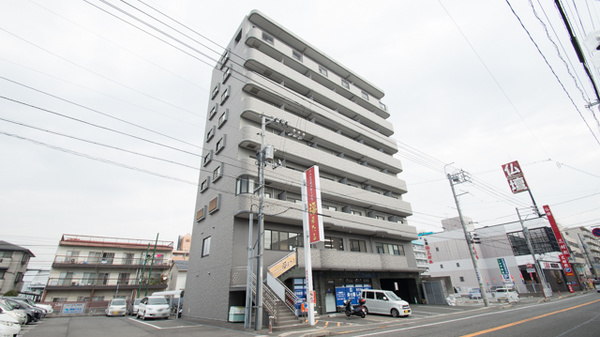 楽々園しみず薬局の外観