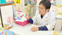 けんけん薬局の作業風景