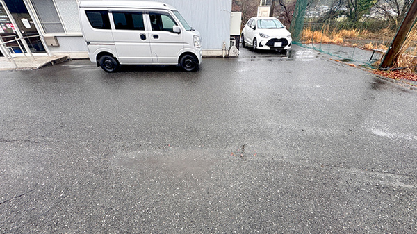 有限会社杏心調剤薬局の駐車場