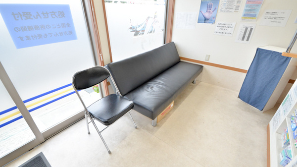 家島ささゆり薬局の待合スペース