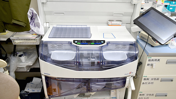 ヤックスドラッグ　大和田薬局の調剤器具