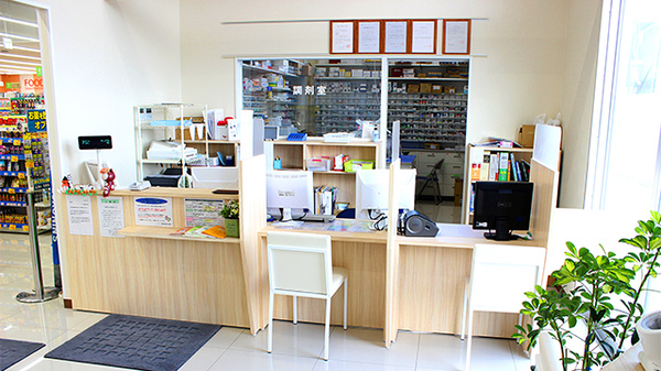 ハッピー調剤薬局西大野店（青森県）の受付/カウンター
