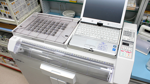 ドラッグセイムス　入間ペペ薬局の調剤器具
