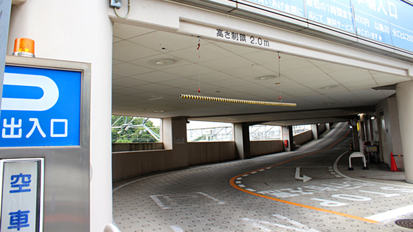 ドラッグセイムス　入間ペペ薬局の駐車場
