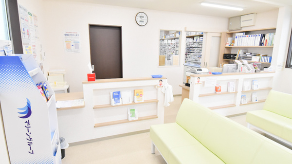 調剤薬局更紗の受付/カウンター