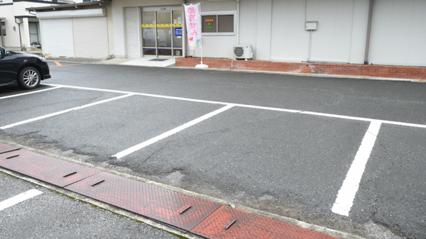 近江ローズ薬局の駐車場