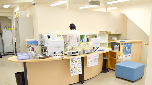 喜連薬局の受付/カウンター