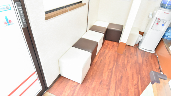 あゆみ薬局の待合スペース