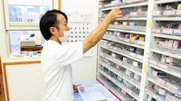 エール薬局　栄町店の作業風景