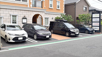本郷薬局の駐車場
