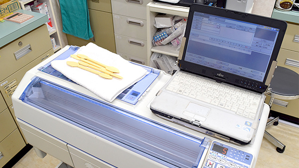 かるがも薬局　尺土店の調剤器具
